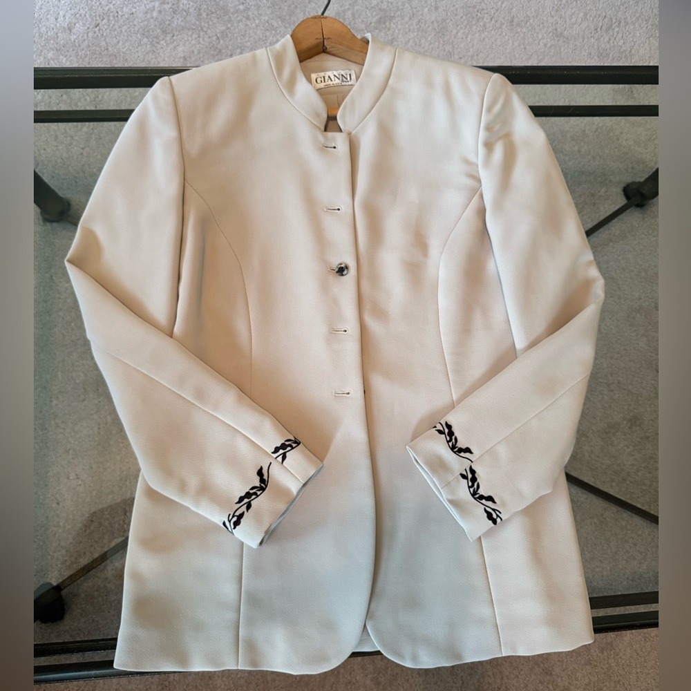 Gianni Cream and Black Blazer with Stand-up Collar, 8, EUC